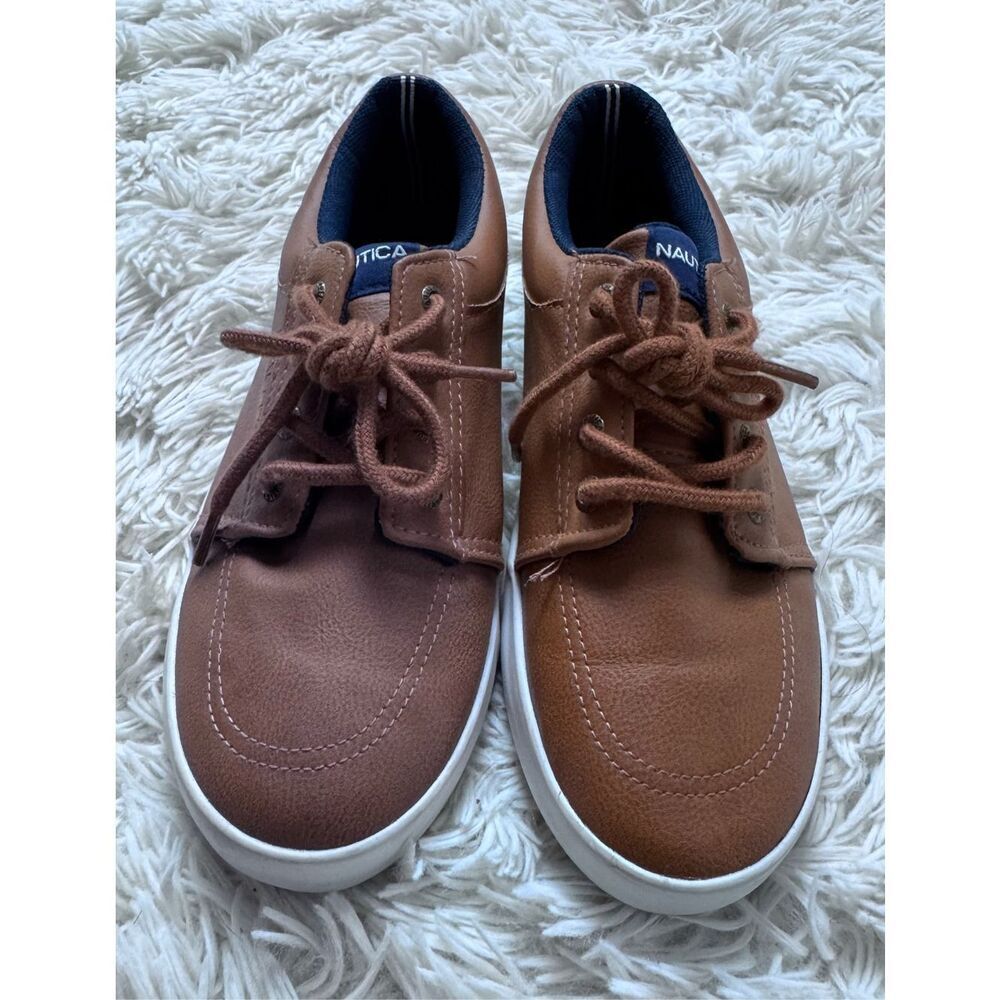 EUC Brown Nautica Boys Size 3 loafers